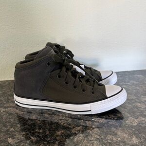NWOT Converse All Stars Sneakers Size 5.5